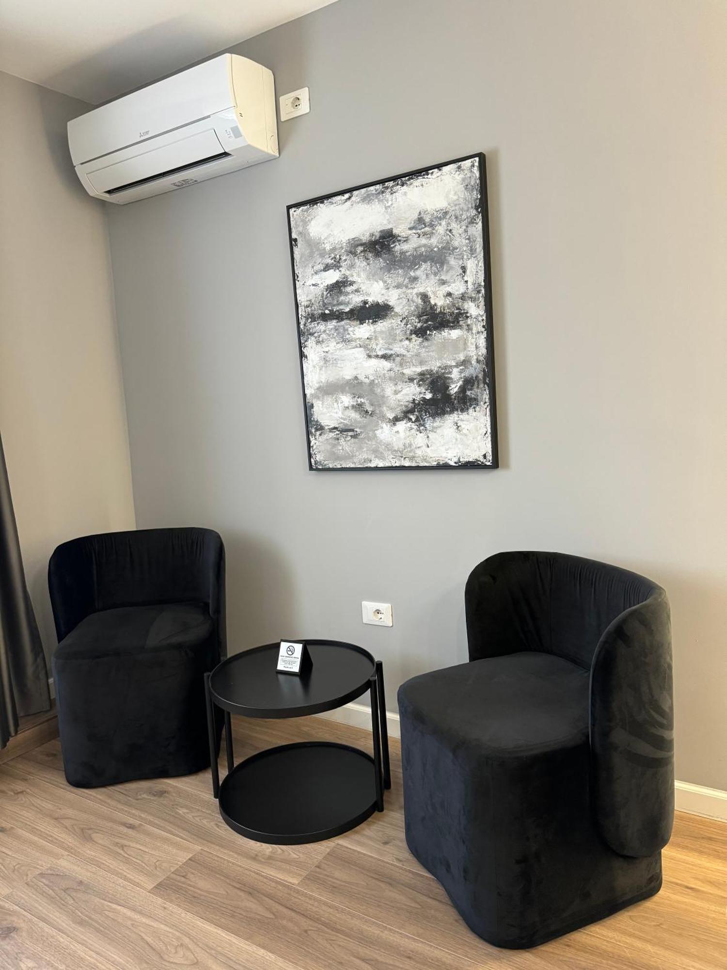 L'Hotel Тирана Екстериор снимка
