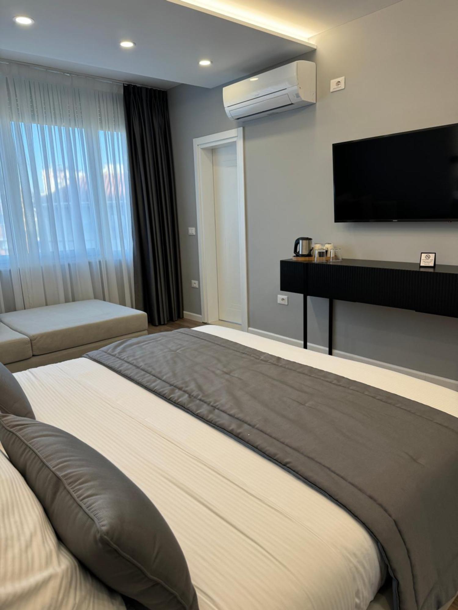 L'Hotel Тирана Екстериор снимка