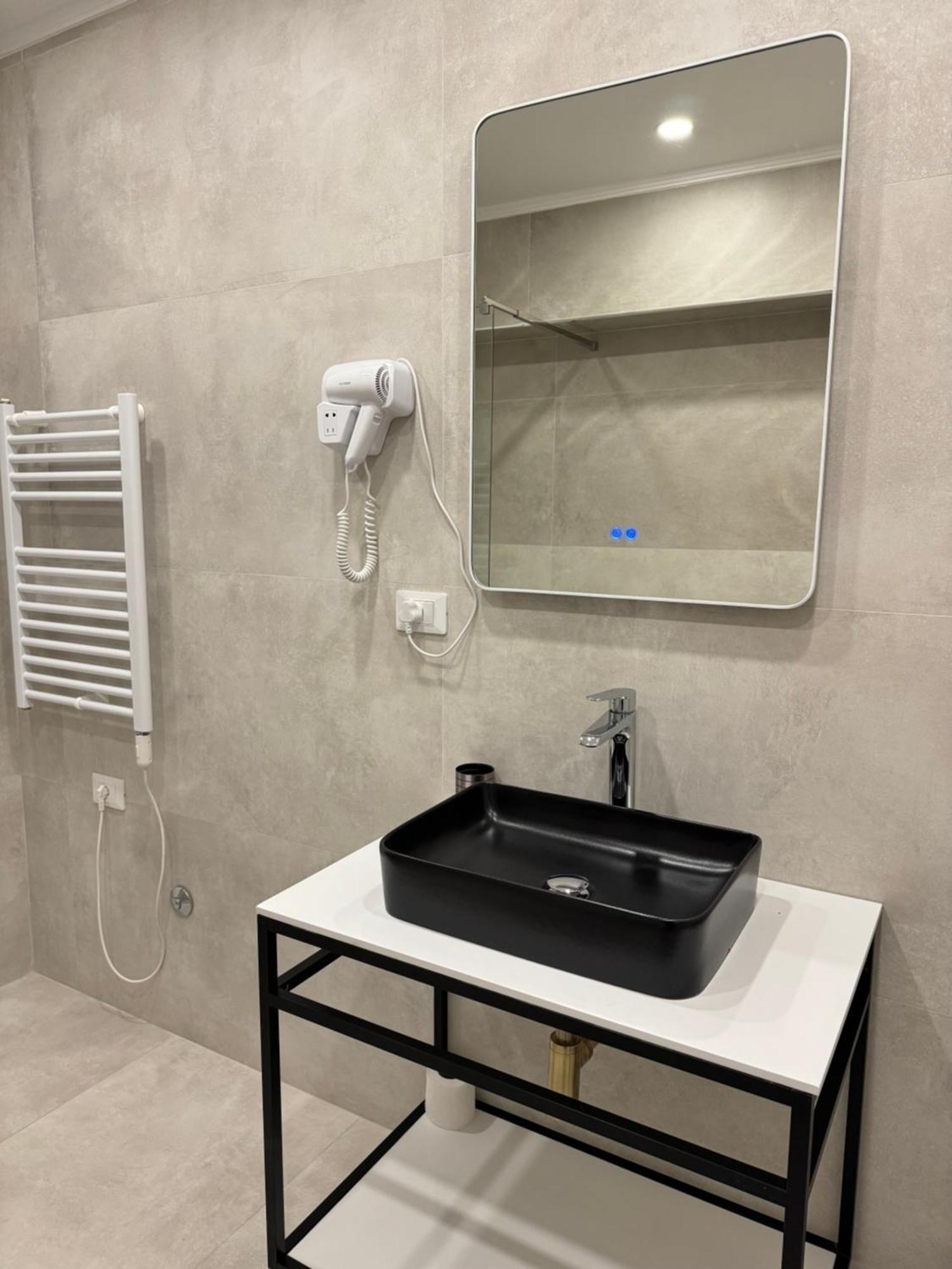 L'Hotel Тирана Екстериор снимка